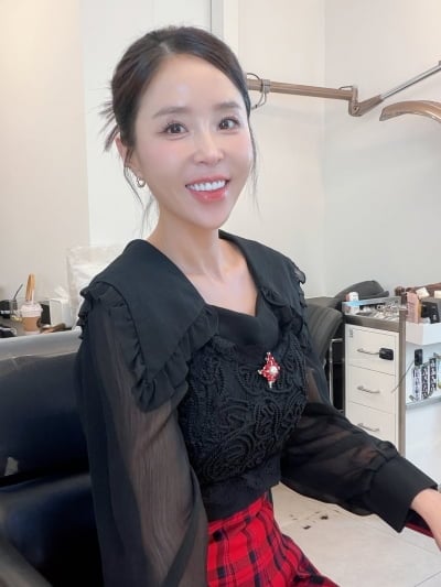 '45세' 신지, 42kg라더니 말라도 너무 말랐어…하루 두 끼 먹는다는 뼈말라 몸매
