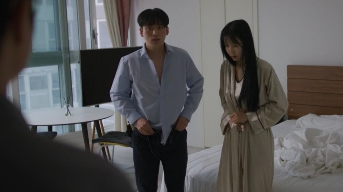 아내의 불륜을 허락한 남편의 비밀이 공개된다./사진제공=채널A