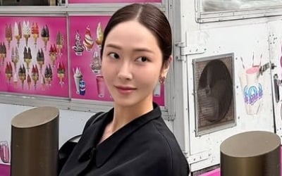 '소녀시대 탈퇴' 제시카, 무대 복귀 앞두고 미모 물올랐네…뉴욕서 여유로운 근황