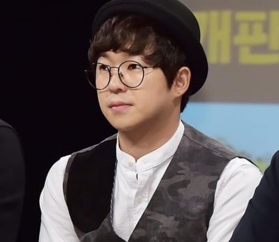 '삼남매 아빠' 홍인규, 막내딸과 한 방 쓰다가 쫓겨났다…"거실 전전하는 신세" ('홈즈')