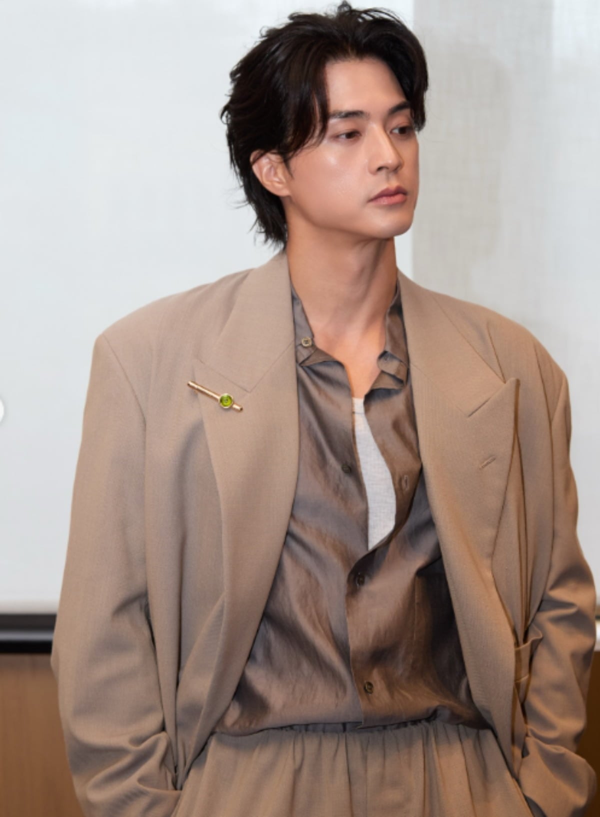 김지훈이 수트핏을 뽐냈다./사진제공=빅픽처ENT