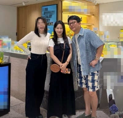 ♥김준호 옆 살포시 가렸다…김지민, D라인 신경 쓰이기 시작했나