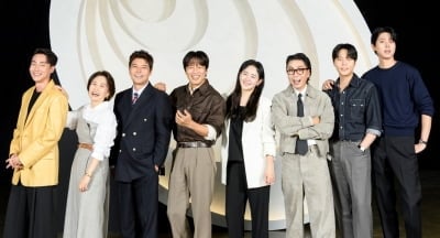 '♥7살 연상과 깜짝 결혼 발표' 문근영, 살이 쏙 빠졌네…여배우 최초 '탑백귀' 활약 ('우발라')
