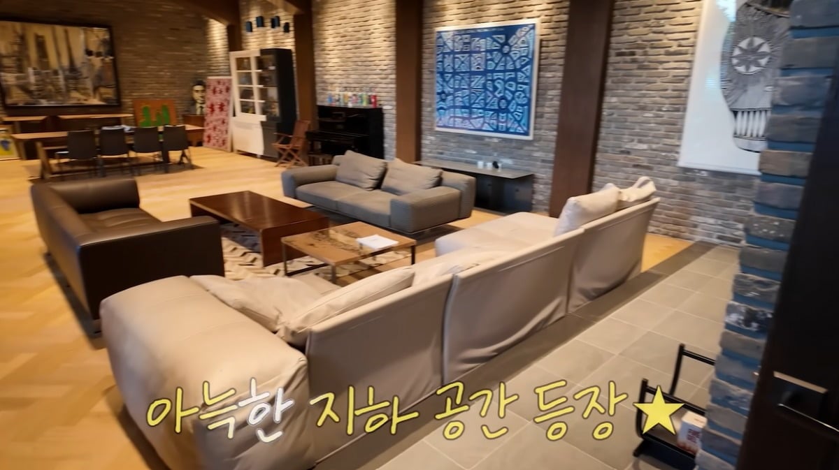 황보라가 김용건의 별장을 공개했다. / 사진='황보라 보라이어티' 유튜브 캡쳐