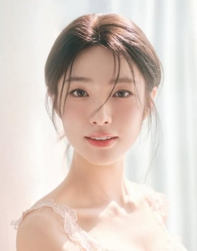 [단독]'증조부 친일 논란' 하영, 의류 모델 이미지 또 삭제…프로젝트 엠 측 "통화 어려워"