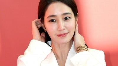 이민정, 6년 만에 복귀 먹구름 꼈다…'표류' 끝 정착했지만 편성 불운 [TEN스타필드]