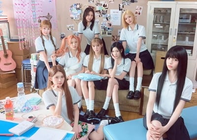하츠투하츠, 日 데뷔부터 뜨겁다…오리콘 2위 직행