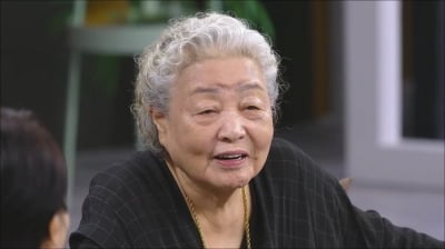 '85세' 강부자, 분한 심정 고백…"한국 축구 선수들 계란 맞을까 봐 공항 갈지 고민" ('데이앤')