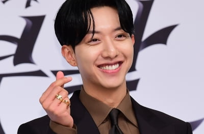 '188cm' 씨엔블루 이정신, 배우 활동 박차 가한다…♥로맨스 드라마 '보스의' 캐스팅