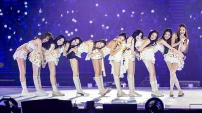 블랙핑크·트와이스의 '따로 또 같이' 성공할까…10년 넘은 아이돌의 각양각색 장수법