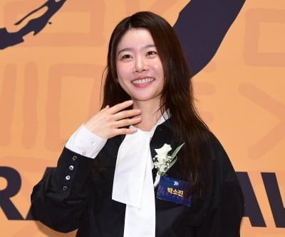 소진, 걸스데이로 수입 짭짤했을텐데…♥남편과 저렴한 결혼반지+홈메이드 청첩장('전참시')