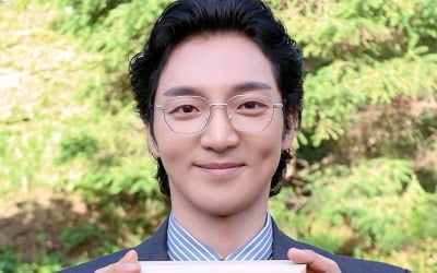 지성 곁 끝까지 지켰다…황희, 아파트 비리 추적하며 존재감 ('아파트')