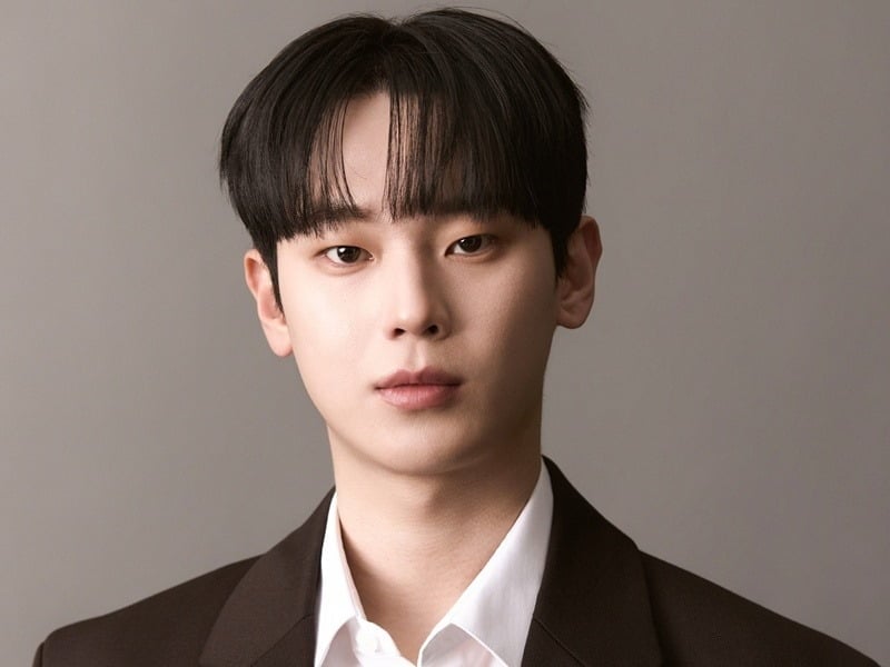 신예 배우 김도민이 BL 드라마 '하절기' 주연 발탁에 이어 새 소속사와 전속계약을 체결하며 활동에 속도를 낸다./사진제공=오크컴퍼니