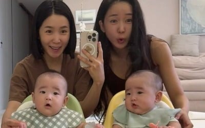 초아 ♥쌍둥이 아들, 진짜 똑같이 생겼네…"엄마·이모 남자 버전"