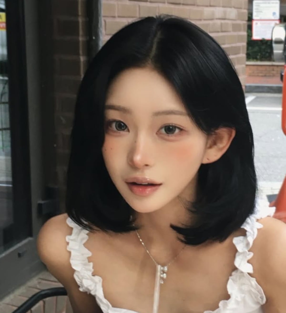 고(故) 최진실의 딸 최준희가 카메라를 응시하고 있다. / 사진=최준희 SNS