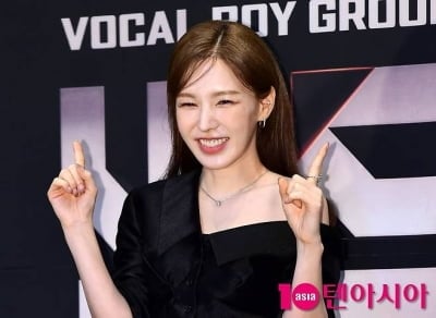 웬디, 컴백하더니 퀸 자리 차지…폭염에도 나오게 만들 것 같은 여자 가수 1위 [TEN차트]