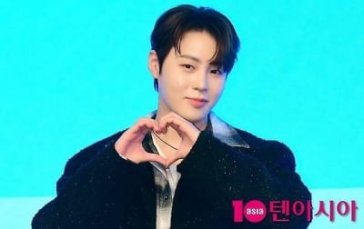 하성운, 미국 체류 중 기쁜 소식…폭염에도 나오게 만들 것 같은 남자 가수 1위 [TEN차트]