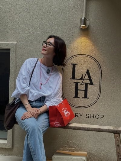 '55세' 오연수, 안경 하나로 완성한 동안 미모…나이 안 믿기는 비주얼