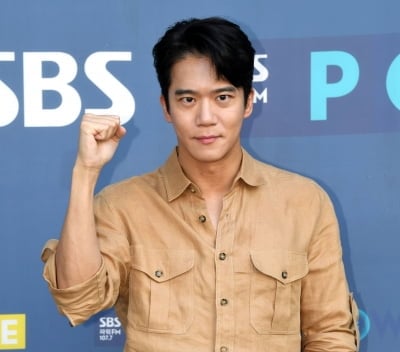 '44세' 하석진, 노안 고백했다…"인식하는 데 시간 걸려, 나이 드니 소화 안돼" ('전현무계획')