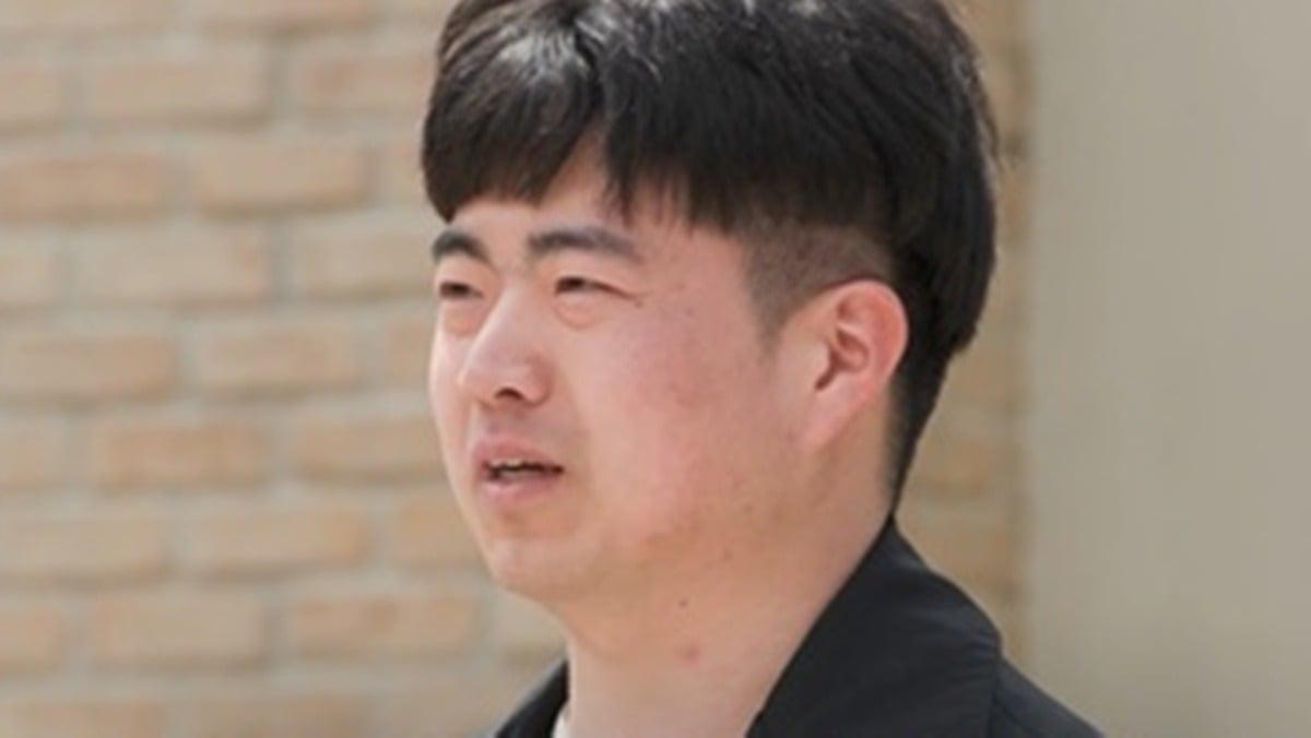 33기 광수가 혼잣말을 하며 대화를 걸지 못한다./사진제공=SBS Plus·ENA