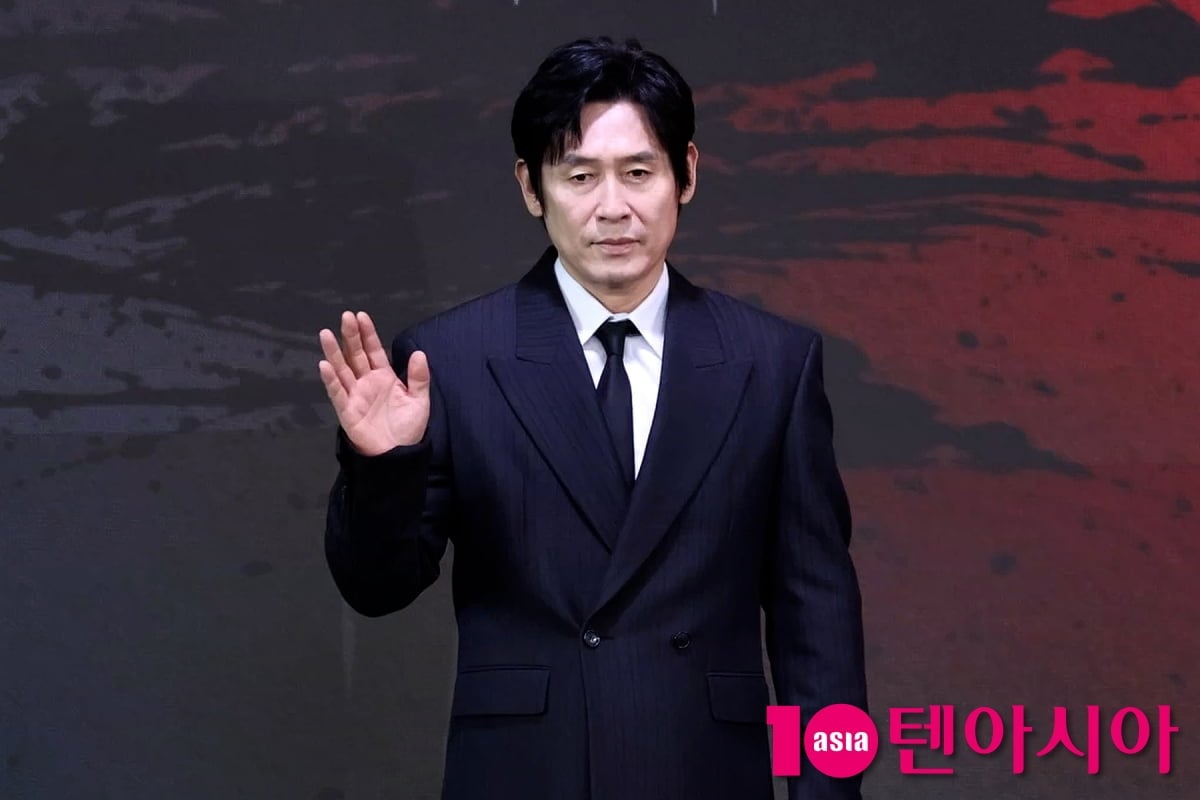 20일 오전 서울시 마포 호텔 나루 서울 엠갤러리에서 넷플릭스 시리즈 '들쥐'의 제작발표회가 열린 가운데 현장에는 배우 류준열, 설경구, 이규형과 연출을 맡은 김홍선 감독이 참석했다. / 사진=윤지인 기자 