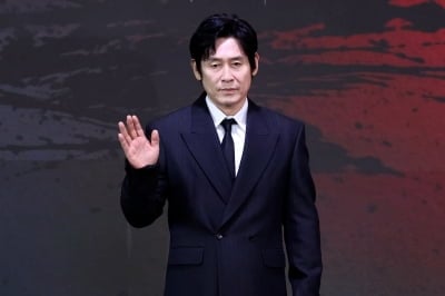 "류준열 귀여워" 곧 마흔인데…'곧 예순' 설경구, 20살 연하 후배에 푹 빠졌다 ('들쥐')