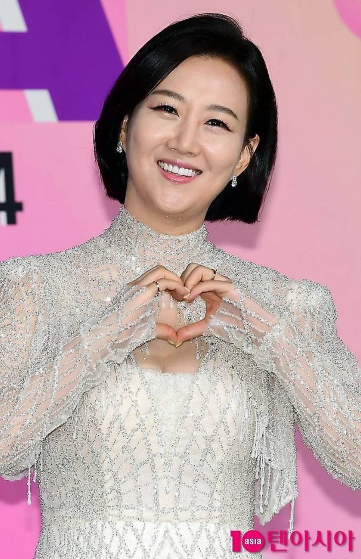 트로트 가수 장윤정이 공식석상에서 포즈를 취하고 있다. / 사진=텐아시아 DB