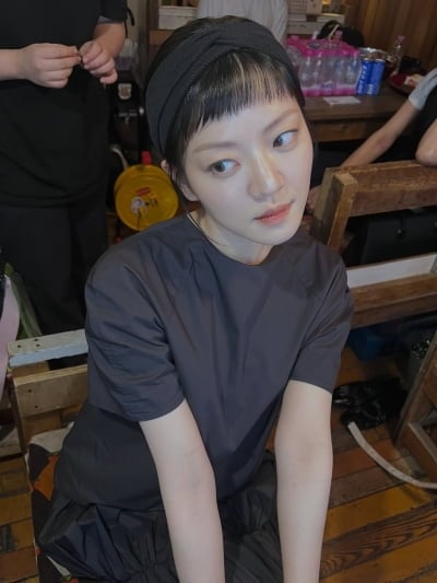 '34세' 고아성, 짧게 자른 앞머리 하니 10대 같네…사랑스러운 비주얼에 박소담도 감탄
