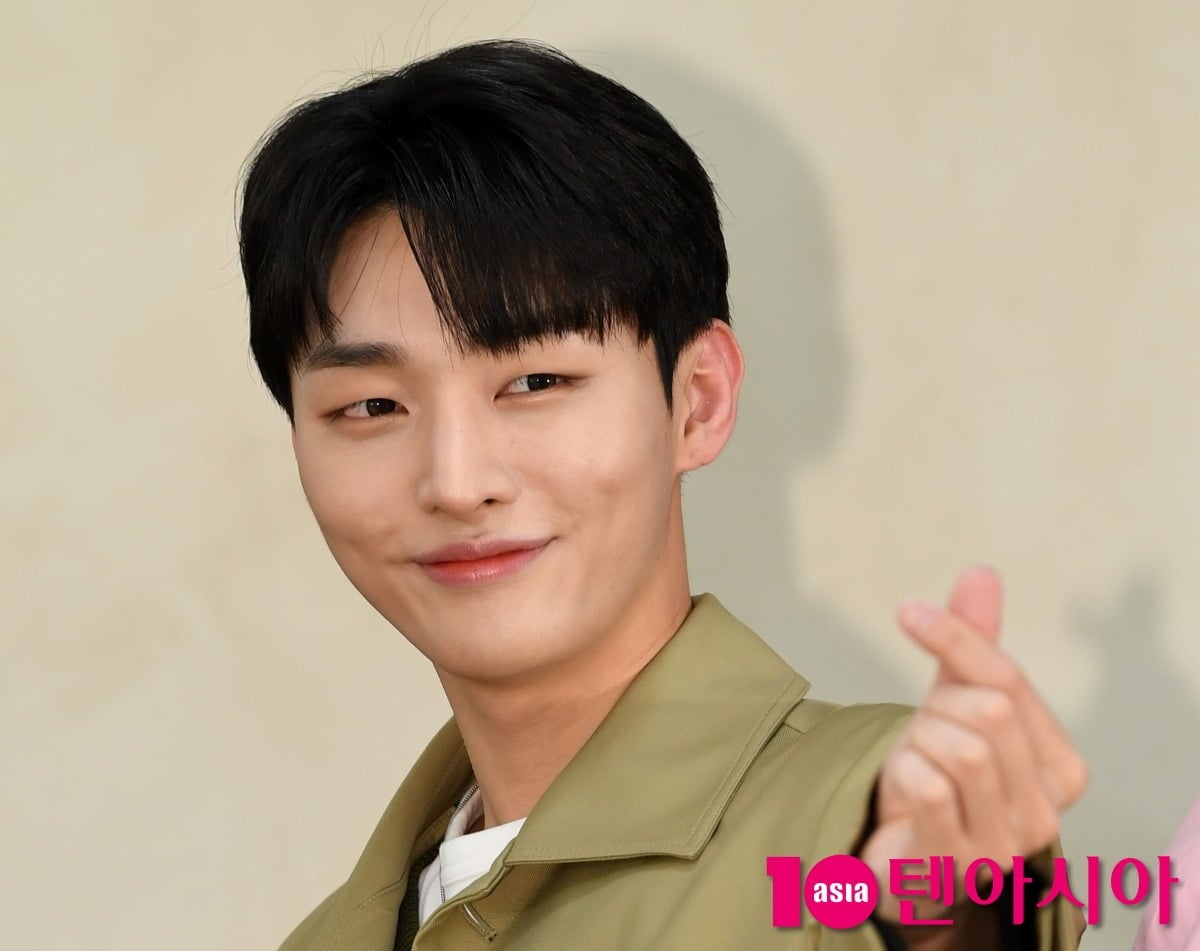 그룹 워너원 멤버 윤지성이 연애 리얼리티를 소재로 한 숏폼 드라마에 출연한다./사진=텐아시아DB