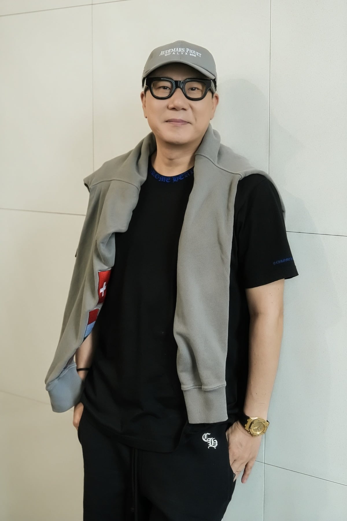 방송인 이상민이 포즈를 취하고 있다. / 사진제공=웨이브 '피의 게임X'
