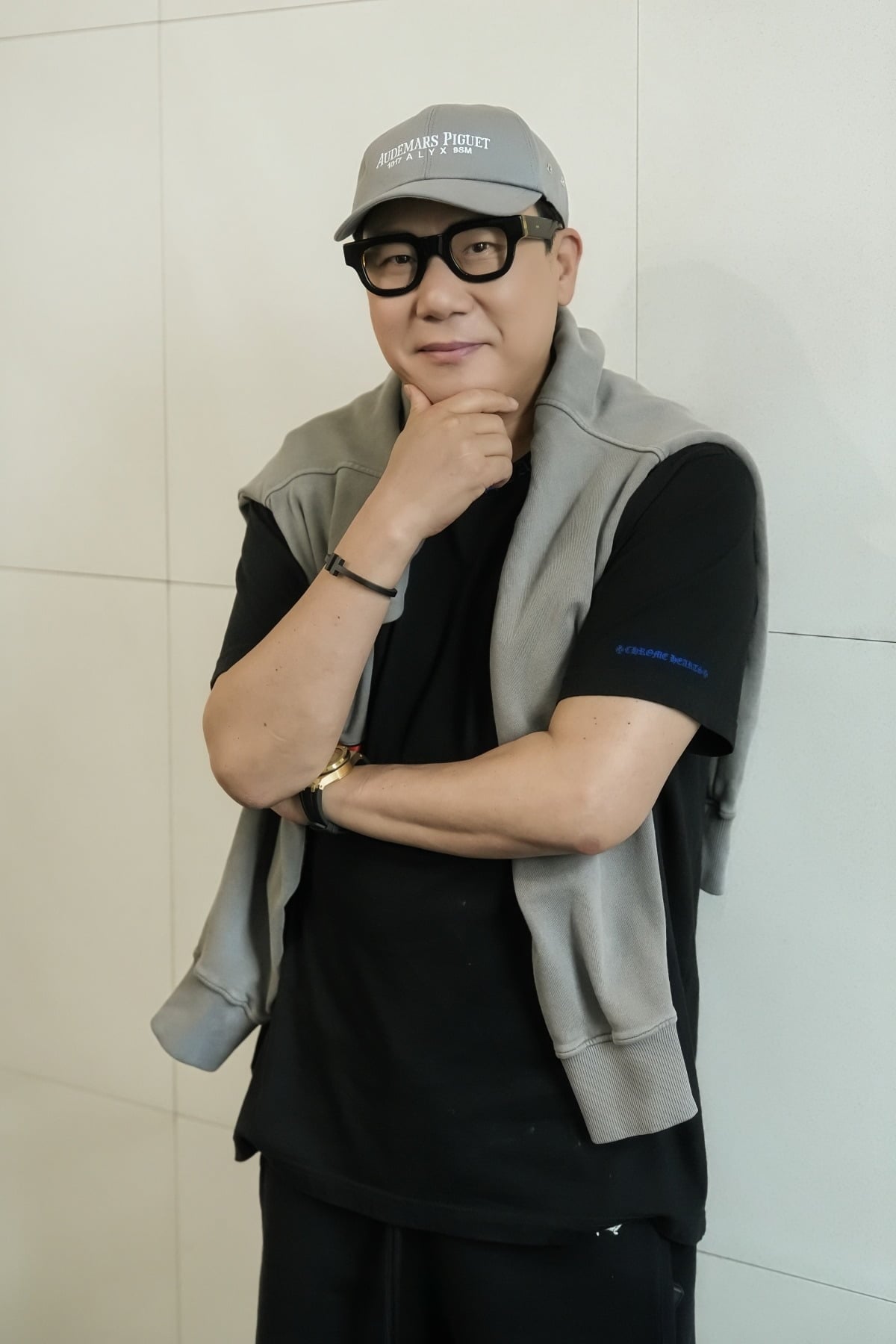 방송인 이상민이 포즈를 취하고 있다. / 사진제공=웨이브 '피의 게임X'