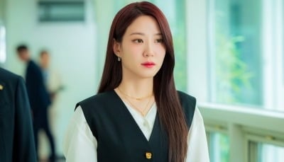 '오싹한' 박은빈, 뇌물수수 혐의 받았다…검찰청 소환에도 당당한 태도