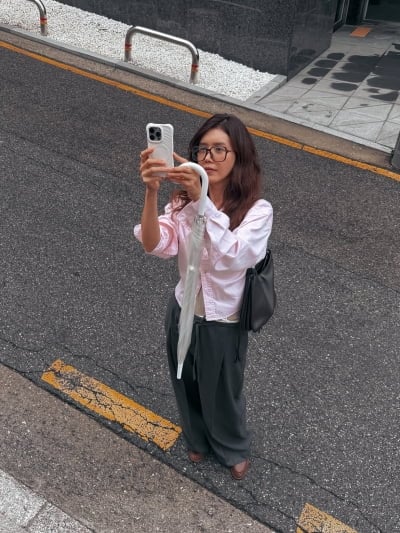 '49세 돌싱' 채정안, 핑크가 어쩜 그리 잘 어울려…러블리 매력은 여전해