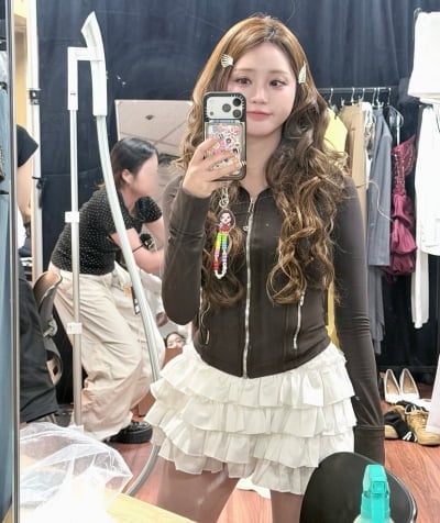 '31세' 홍지윤, 이러니 '트롯바비' 소리 나오지…압도적 인형 비주얼에 놀라움만