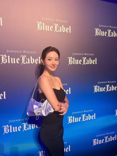 '34세' 한그루, 진정 애둘맘 맞나…블랙 드레스 하나로 완성한 볼륨감