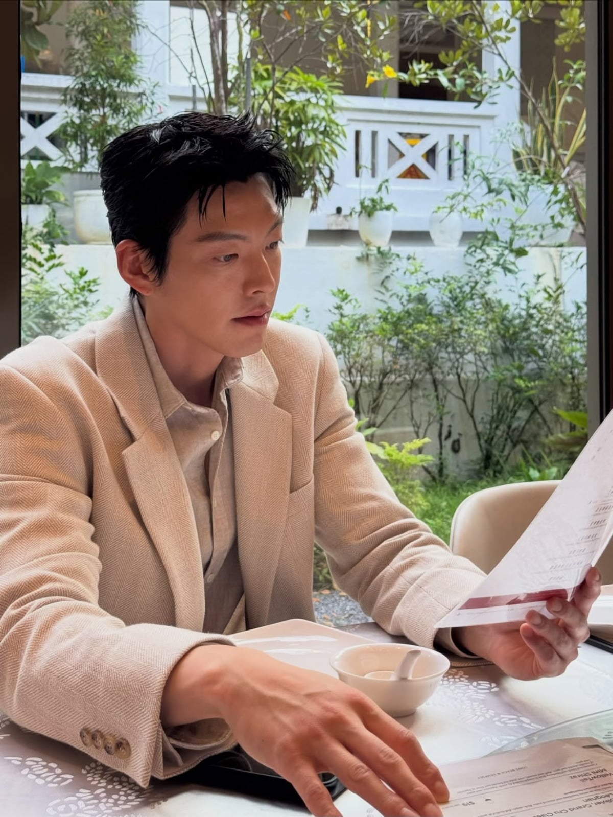 사진 = 김우빈 인스타그램