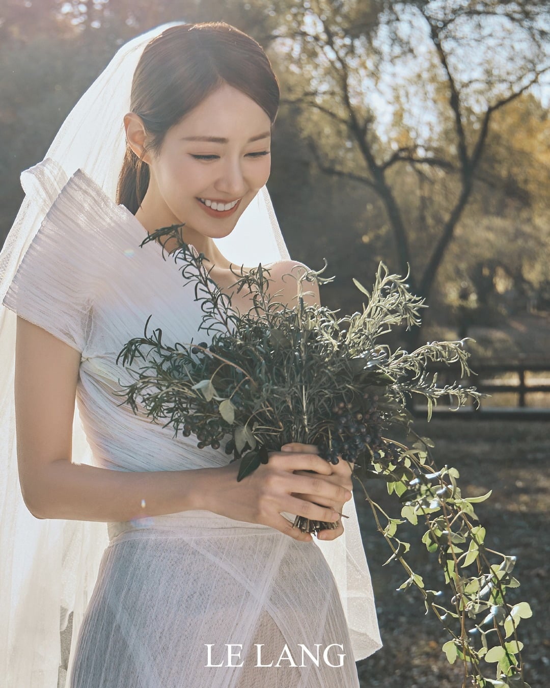 배우 신슬기가 웨딩 드레스를 입고 청순한 매력을 선보였다. / 사진제공=빅스마일엔터테인먼트