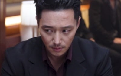 변요한, 손 대역도 안 썼다…'타짜4' 위해 직접 카드 기술 연마