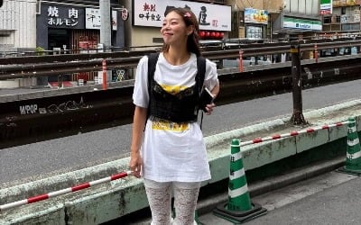 송해나, 이런 옷까지 소화한다고?…난해한 패션도 '찰떡', 역시 톱모델이네