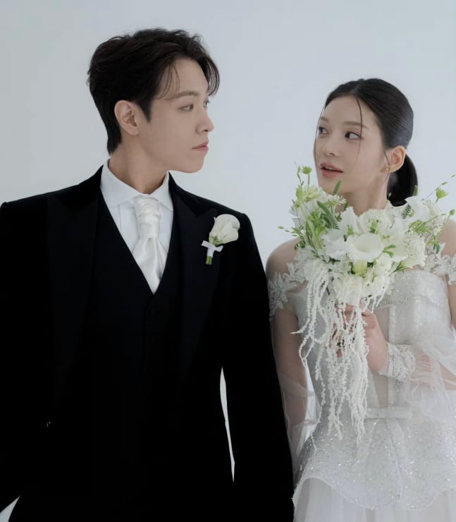 그룹 나인뮤지스 출신 가수 겸 배우 조가빈과 뮤지컬 배우 황민수가 4년간의 열애 끝에 부부가 된다. / 사진=SNS