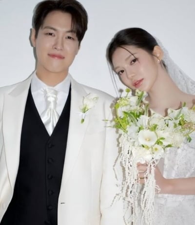 [공식] 연예인 부부 또 탄생했다…걸그룹 출신 여배우♥뮤지컬 배우, 4년 열애 끝 결혼