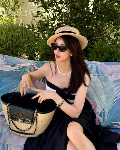 "류수영 닥치는 대로 일해야" 박하선, 명품 저격에도 끄떡없다…대놓고 C사 1000만원 가방 '툭'
