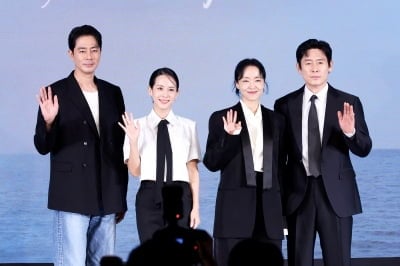 불가능한 스케줄을 '가능한 사랑'으로…"시나리오 빨리 달라" 전도연도 재촉한 이창동 신작 [종합]