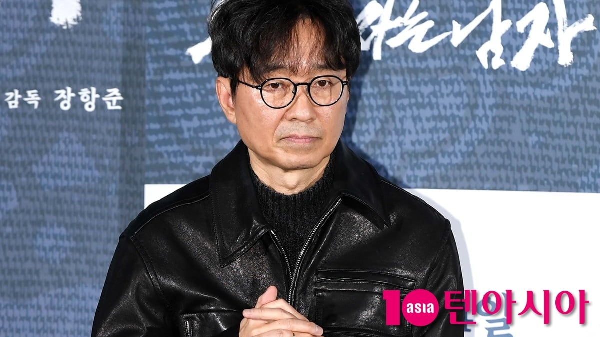 배우 조재윤이 '장항준의 남자'를 자처하며 봉태규를 향한 질투를 드러낸다./ 사진=텐아시아 DB