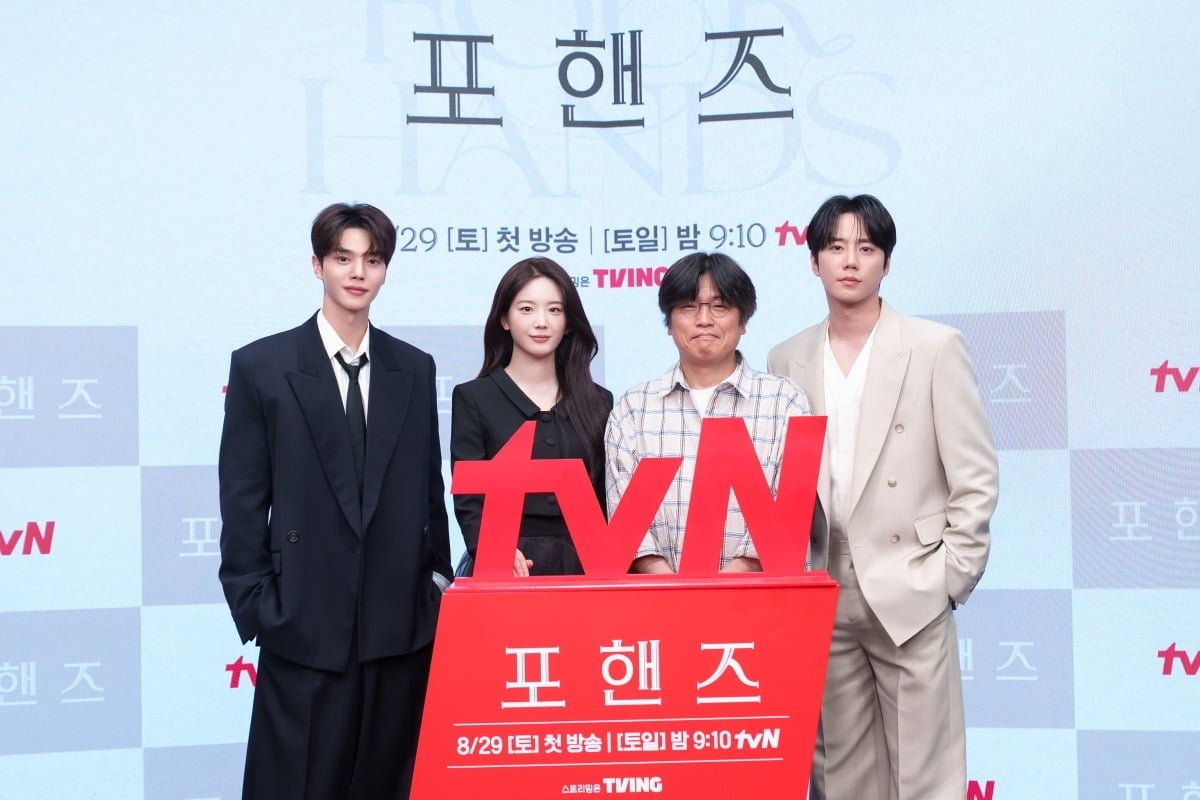 배우 이준영(29)이 고등학생 캐릭터를 소화하기 위해 외적인 부분에도 신경을 썼다고 털어놨다./사진제공=tvN