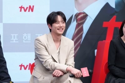 "눈물은 안 나고 한숨만 늘어"…입대 앞둔 이준영, 마지막 공식 석상서 한 말 ('포핸즈')
