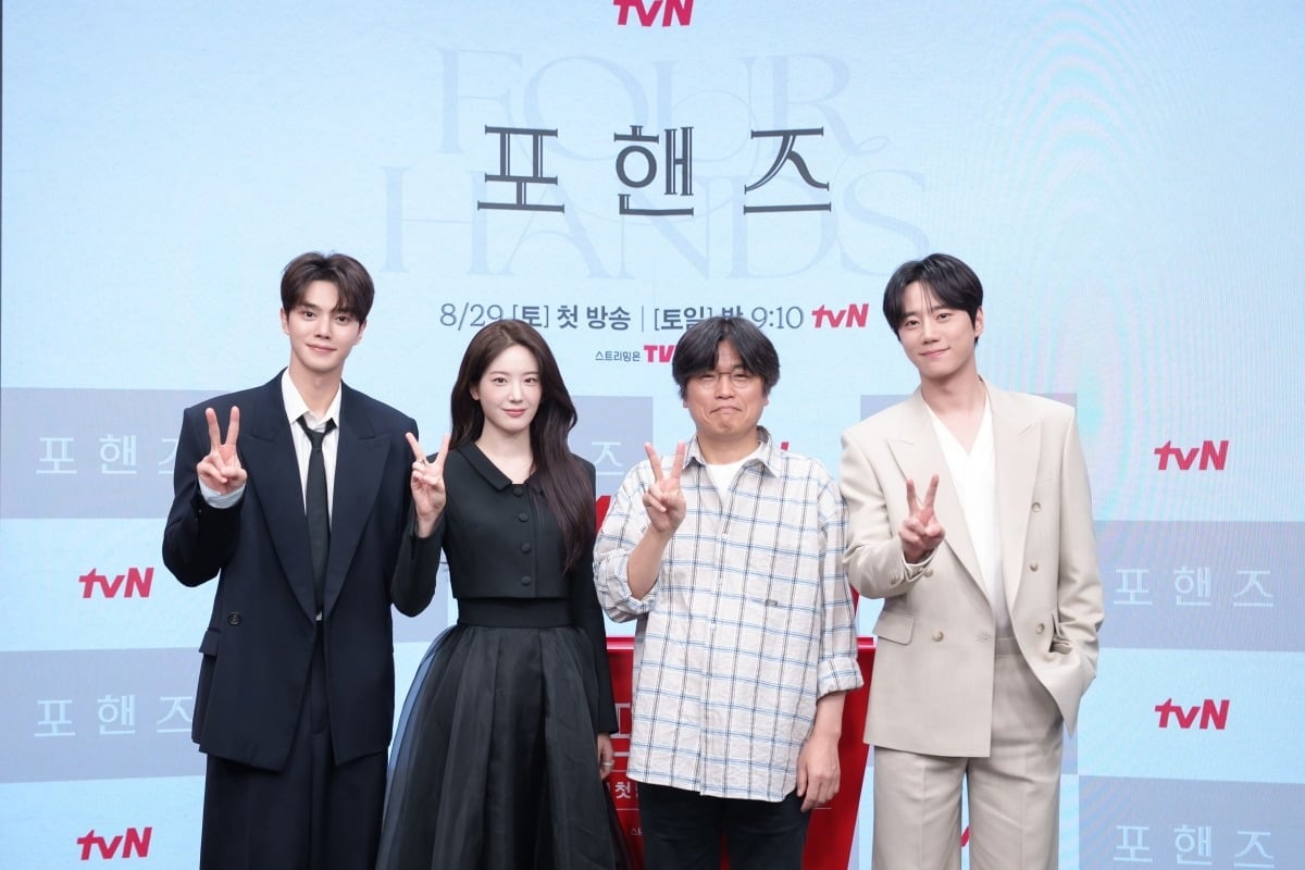 배우 장규리가  비올라 연주로 이준영을 놀라게 했다./사진제공=tvN
