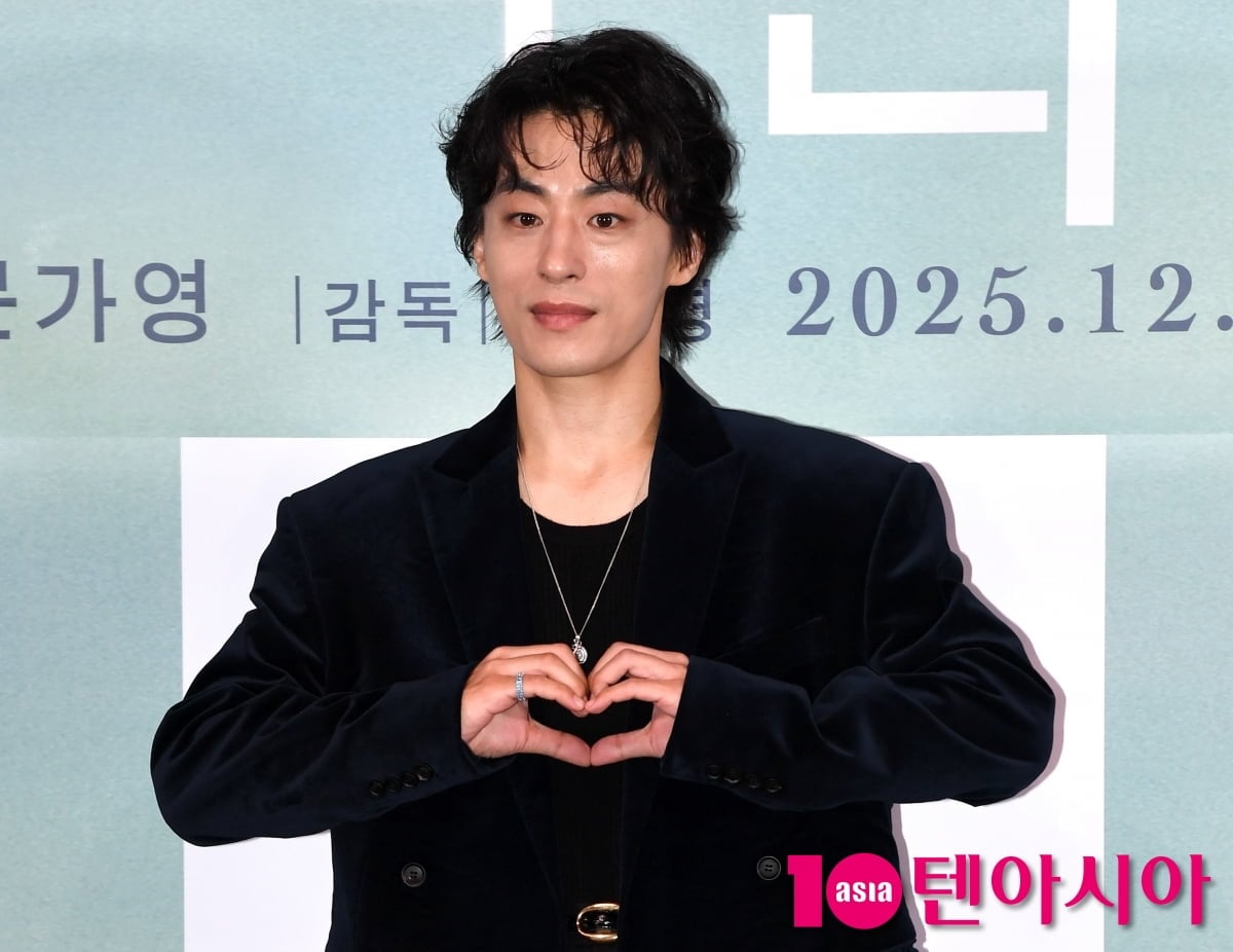 26일 오전 서울 광진구 롯데시네마 건대입구에서 영화 '부활남: 더 레드'의 제작보고회가 열린 가운데 현장에는 배우 구교환, 신승호, 강기영, 김시아와 백 감독이 참석했다. / 사진=텐아시아 DB