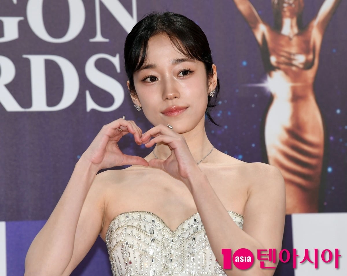 배우 노윤서가 이화여대 미술 전공자다운 손재주를 발휘한다./사진=텐아시아DB