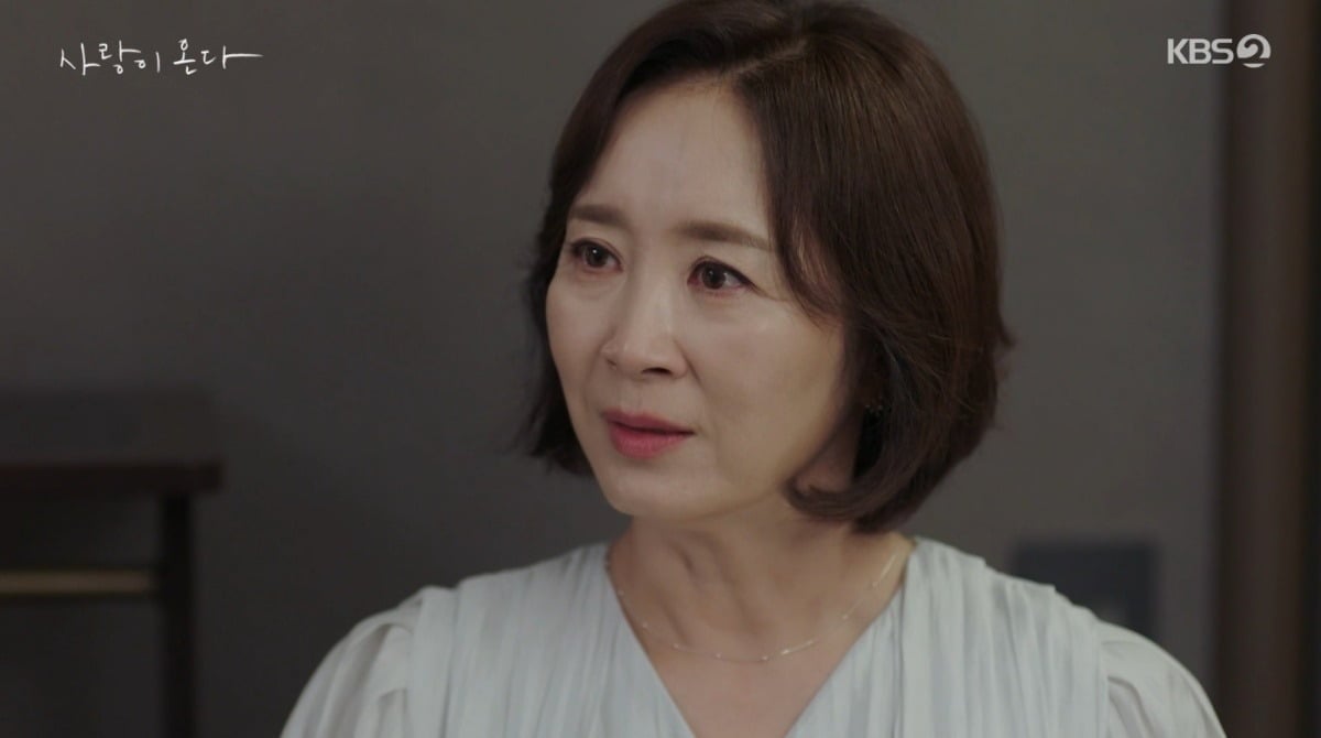 윤유선이 두 딸을 모두 지키려는 엄마의 모습을 보여줬다. / 사진='사랑이 온다' 방송 화면 캡처